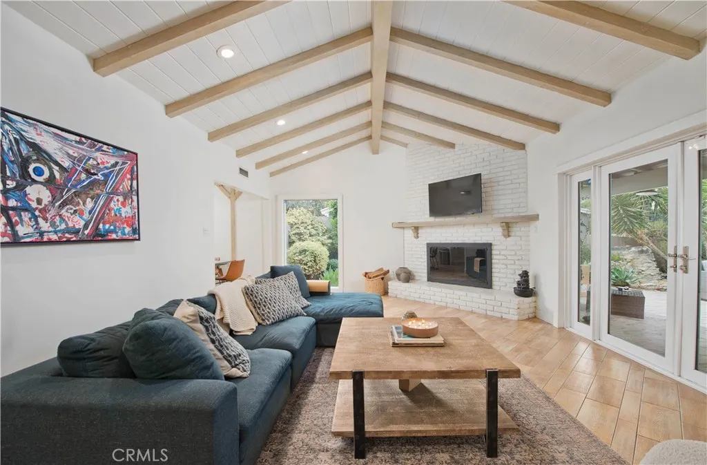 4719 Tyrone, Sherman Oaks, California 91423 home-pic-1